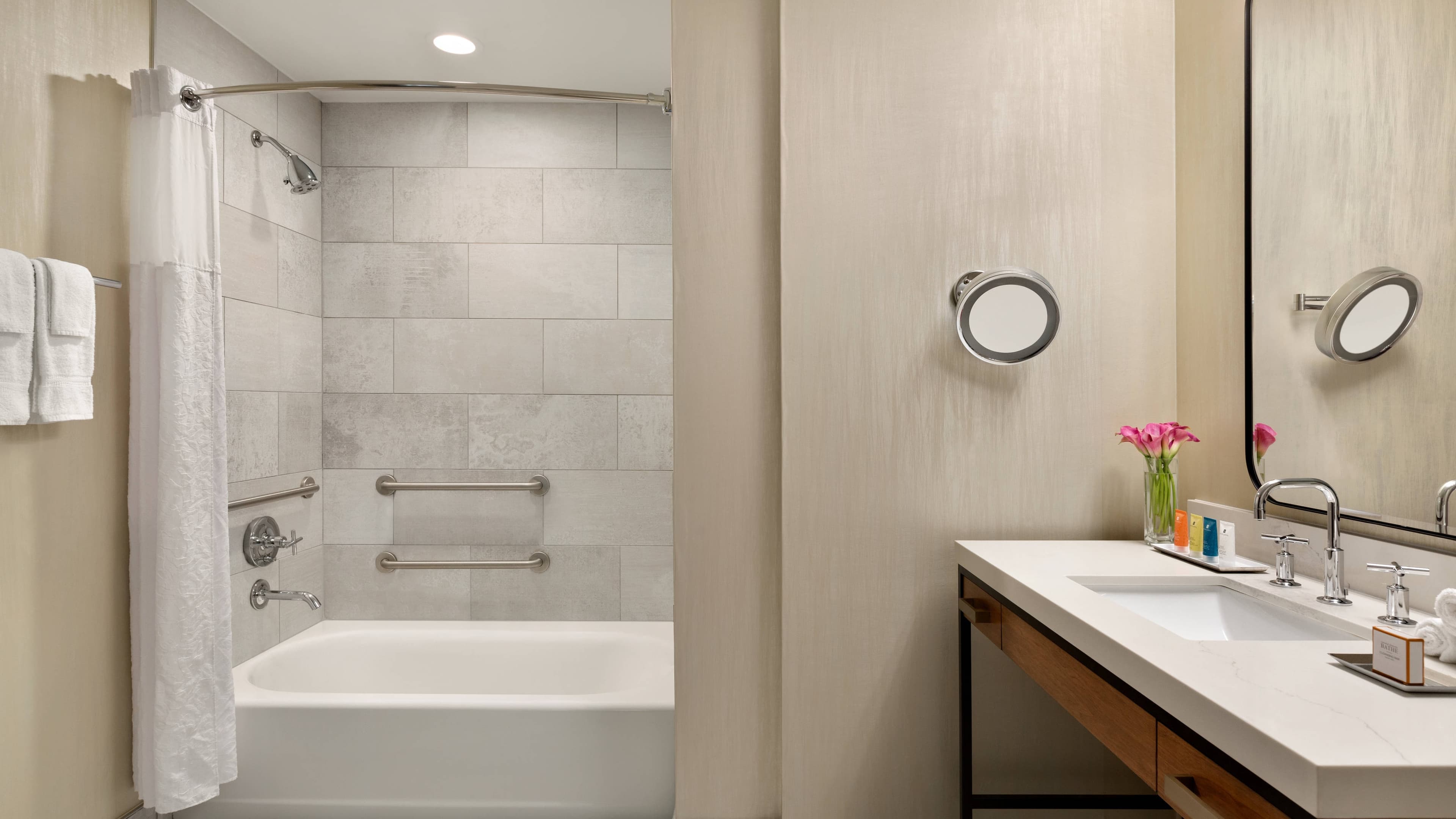 1 Bedroom Suite - Image 11