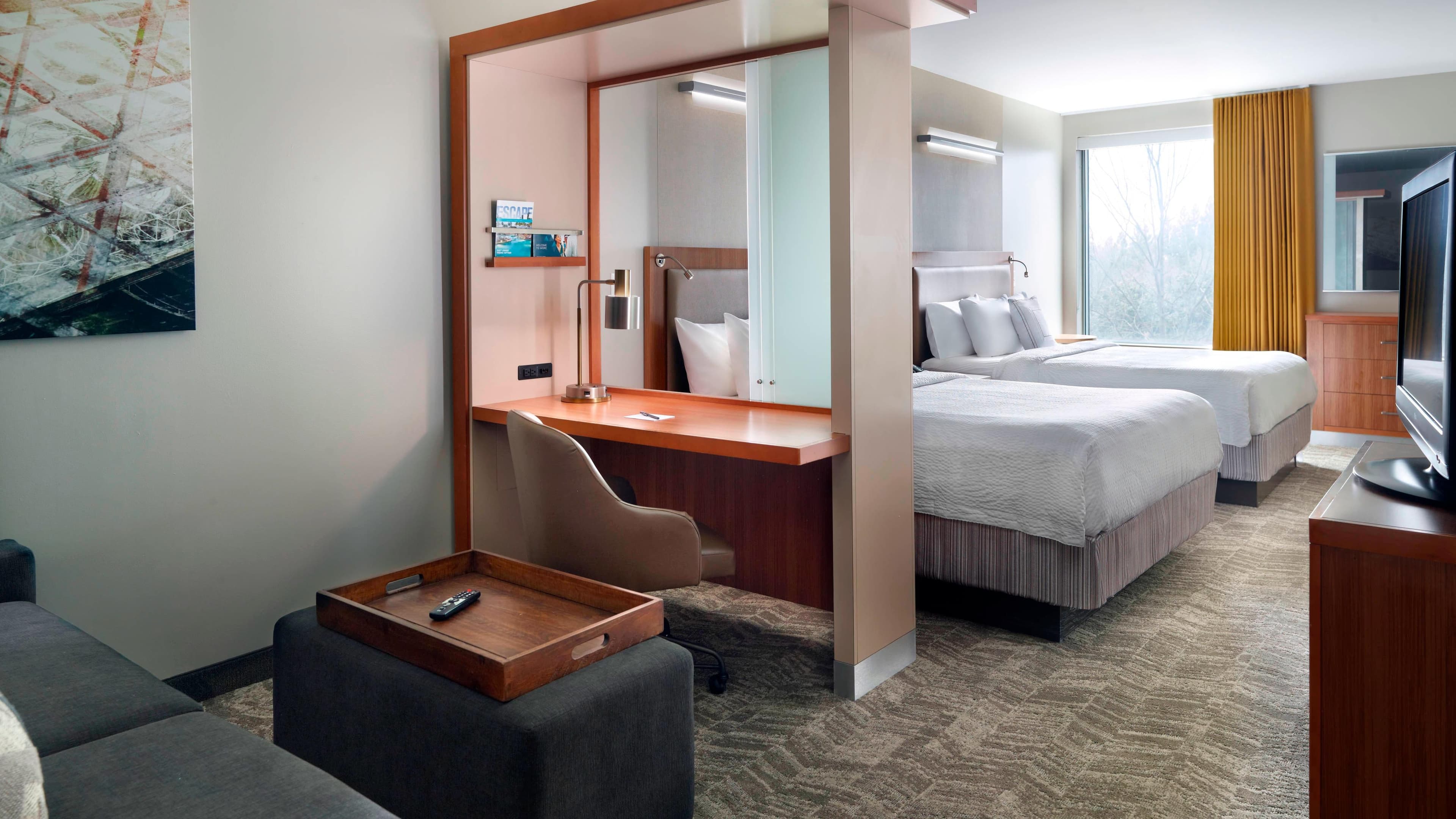 Suite - Image 1