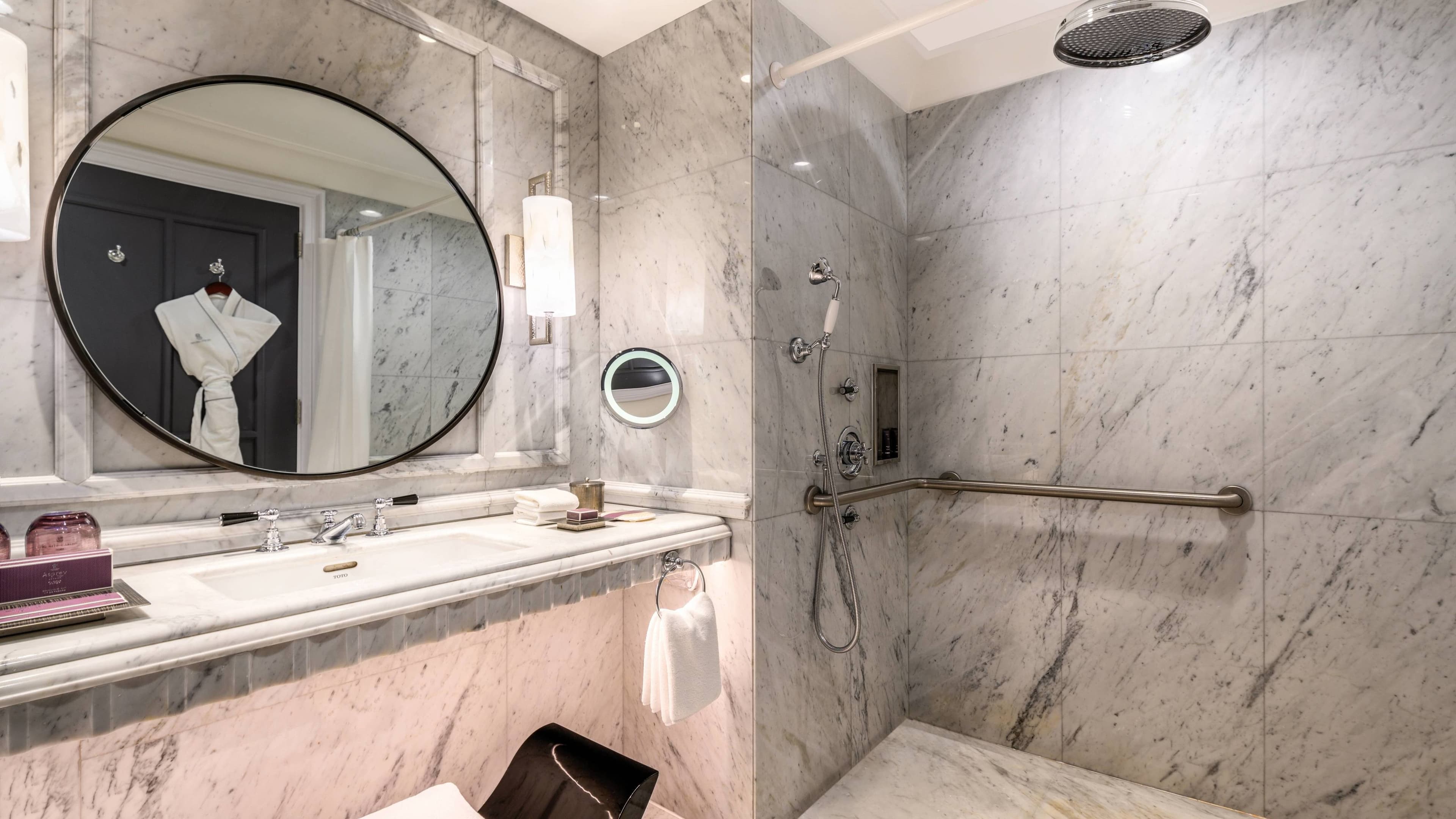 Deluxe Guest room - Image 4