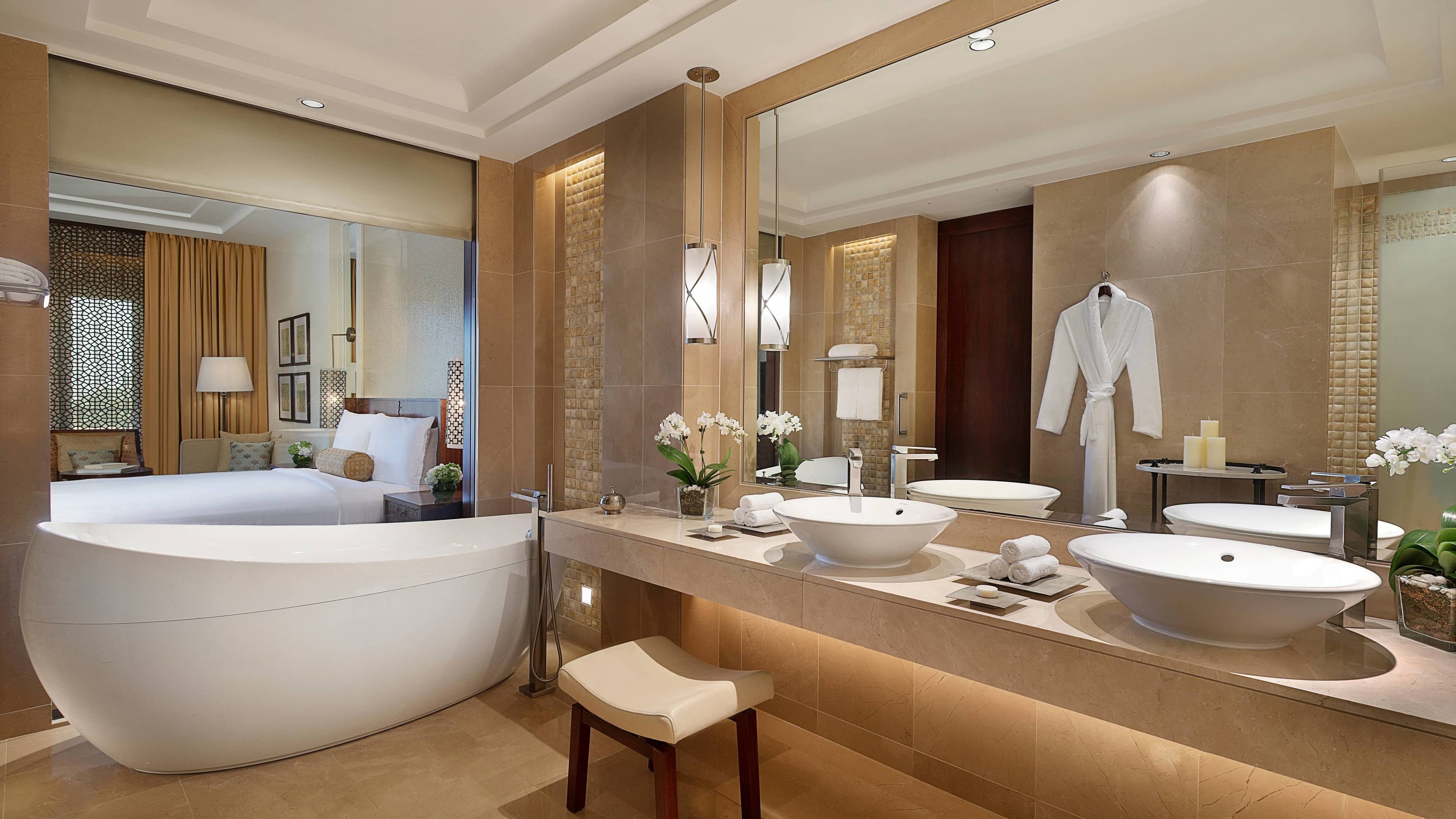 Deluxe Guest room - Image 6