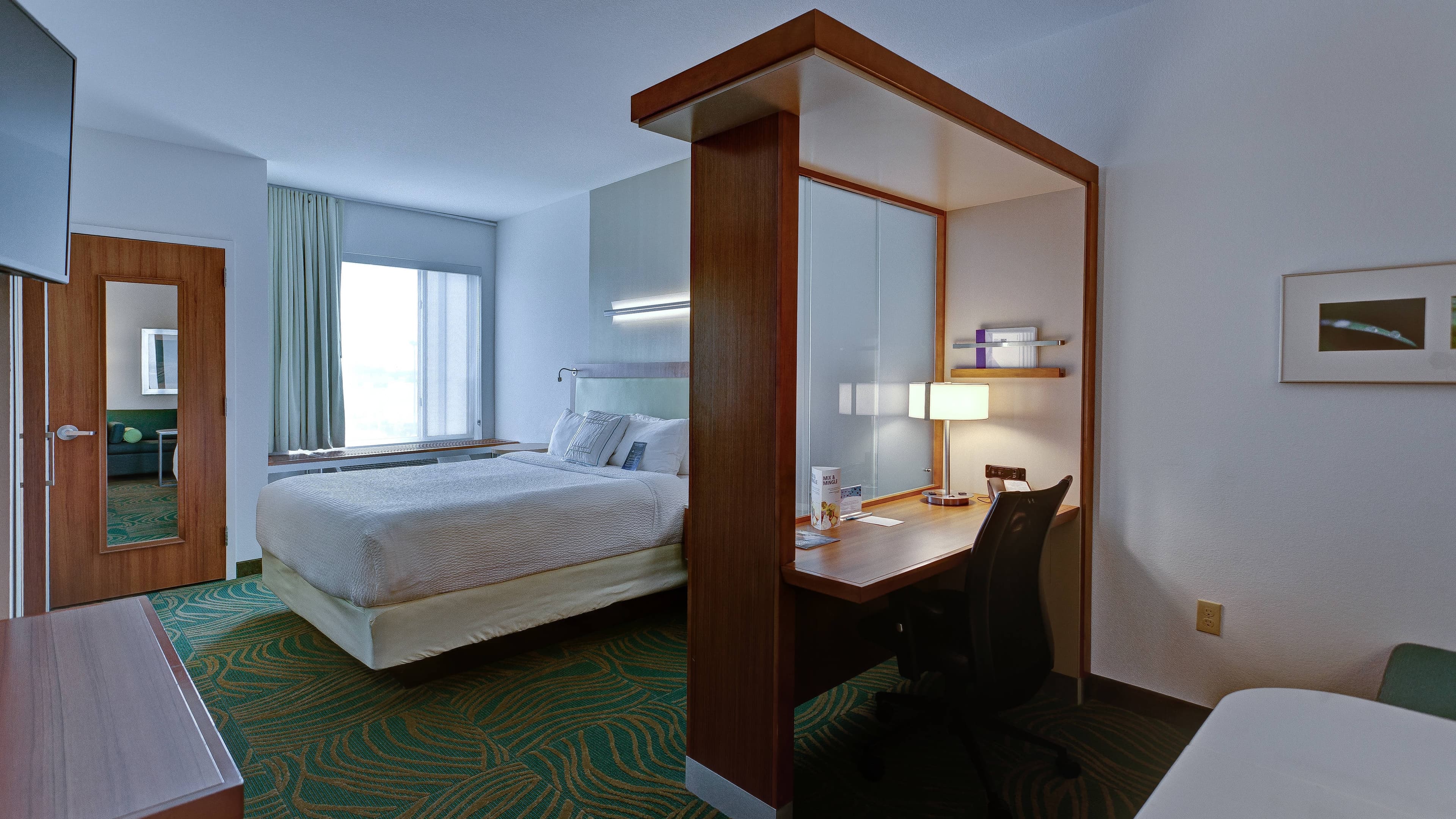 Suite - Image 1