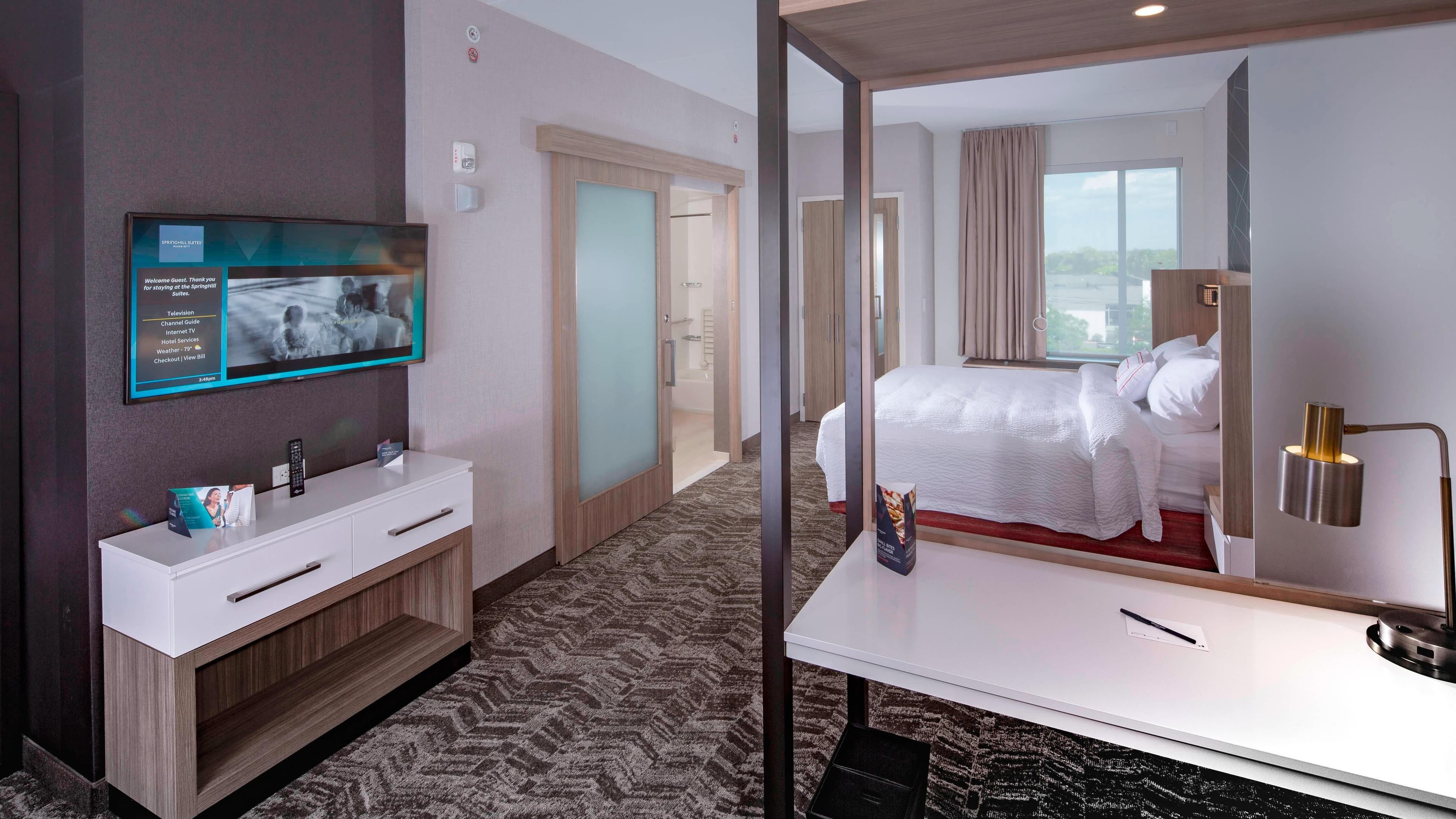 Suite - Image 1