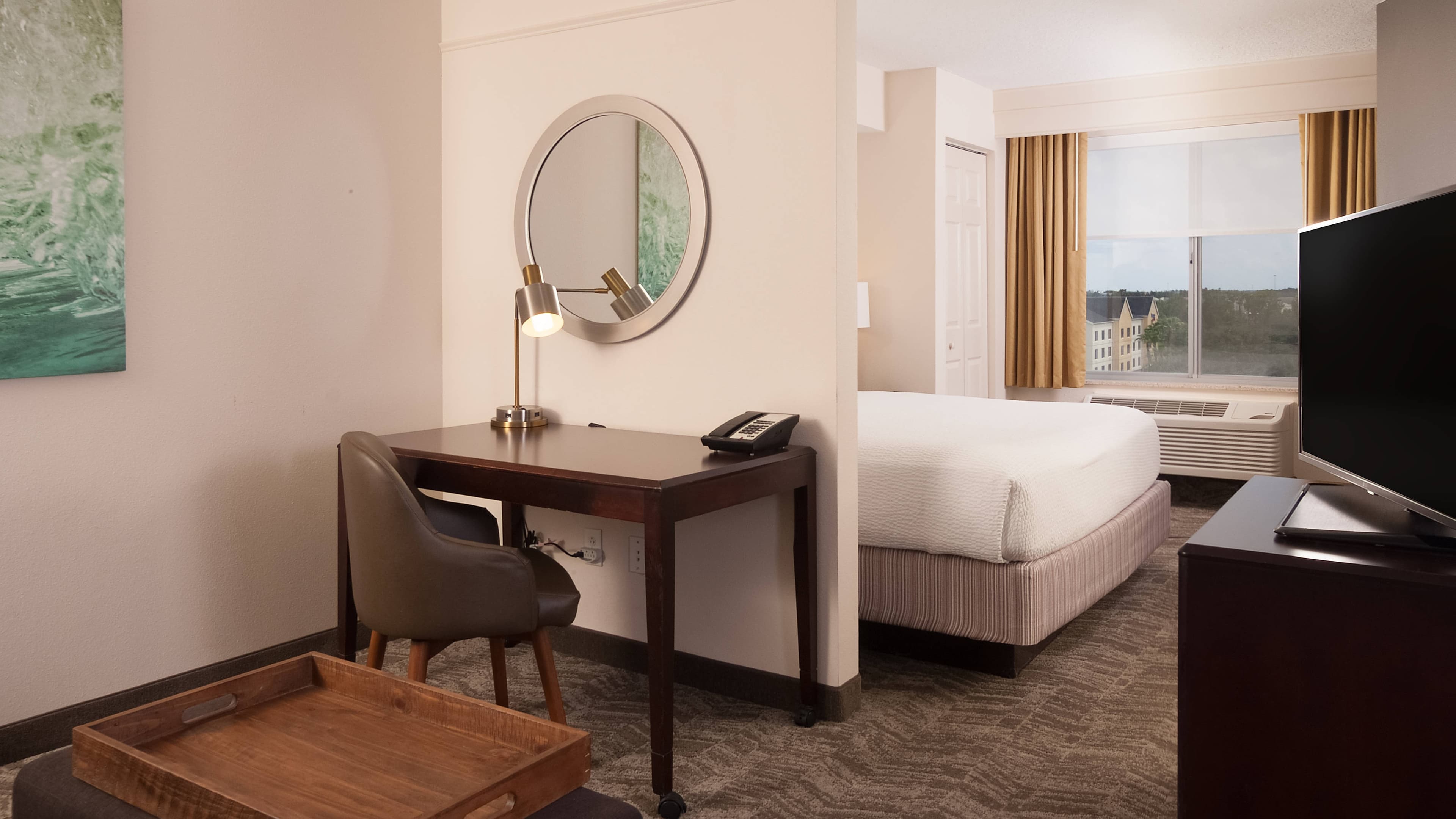 Suite - Image 1