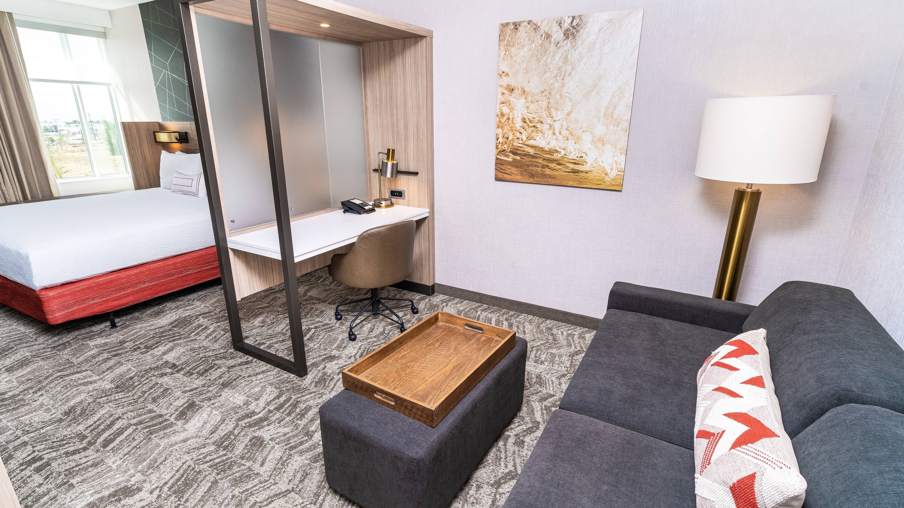 Suite - Image 1