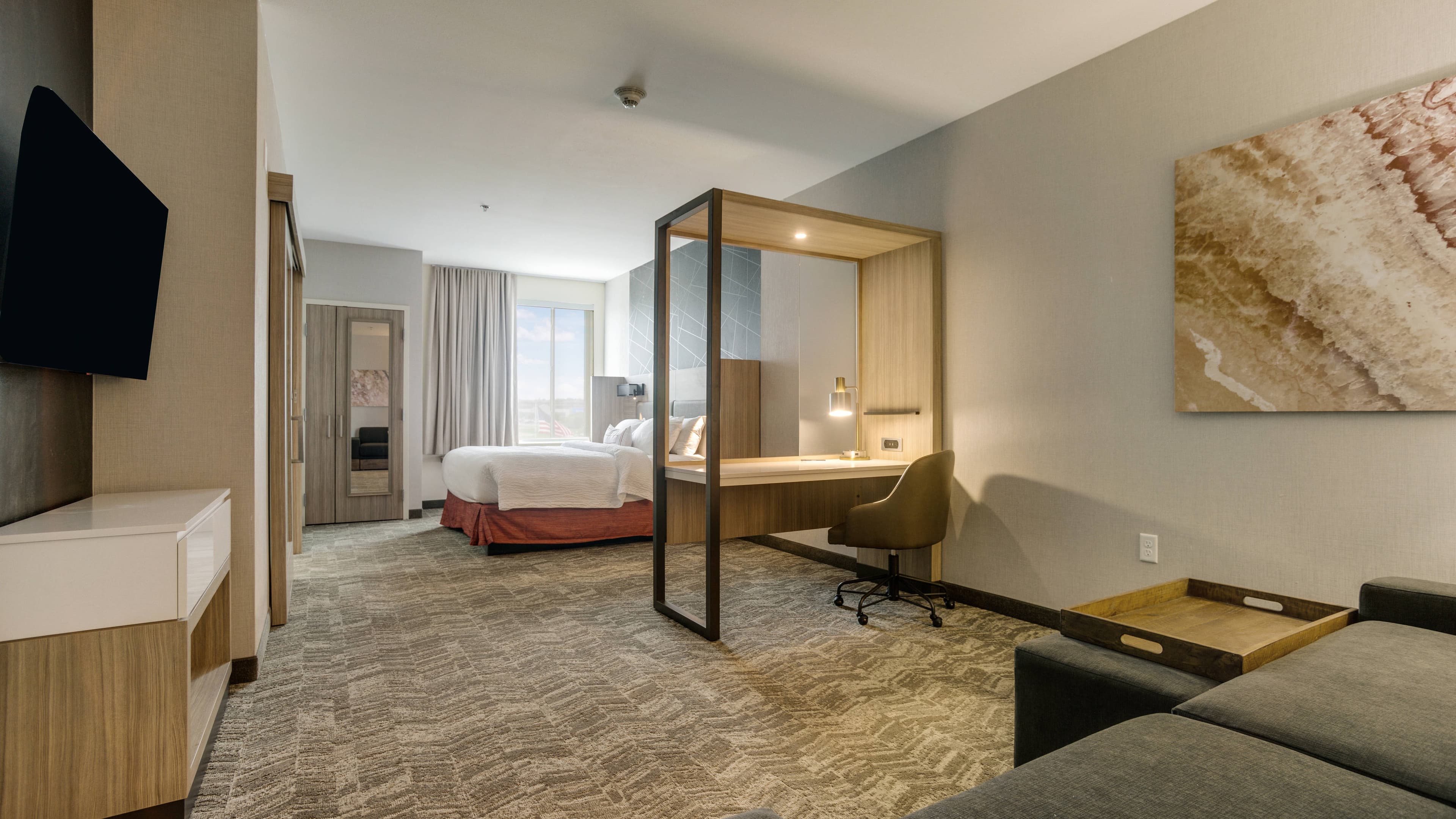 Suite - Image 1