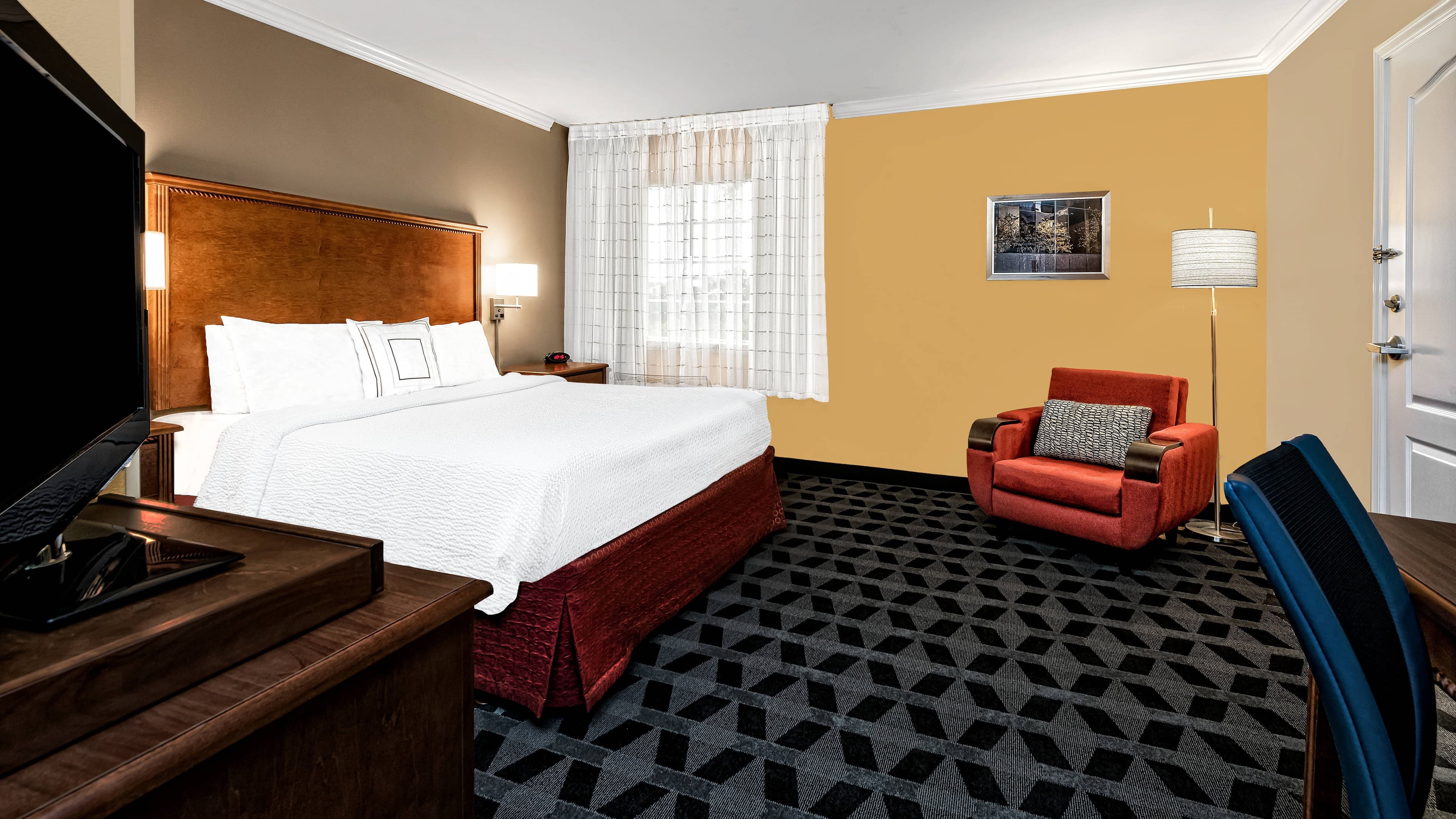 King Studio Suite - Image 1