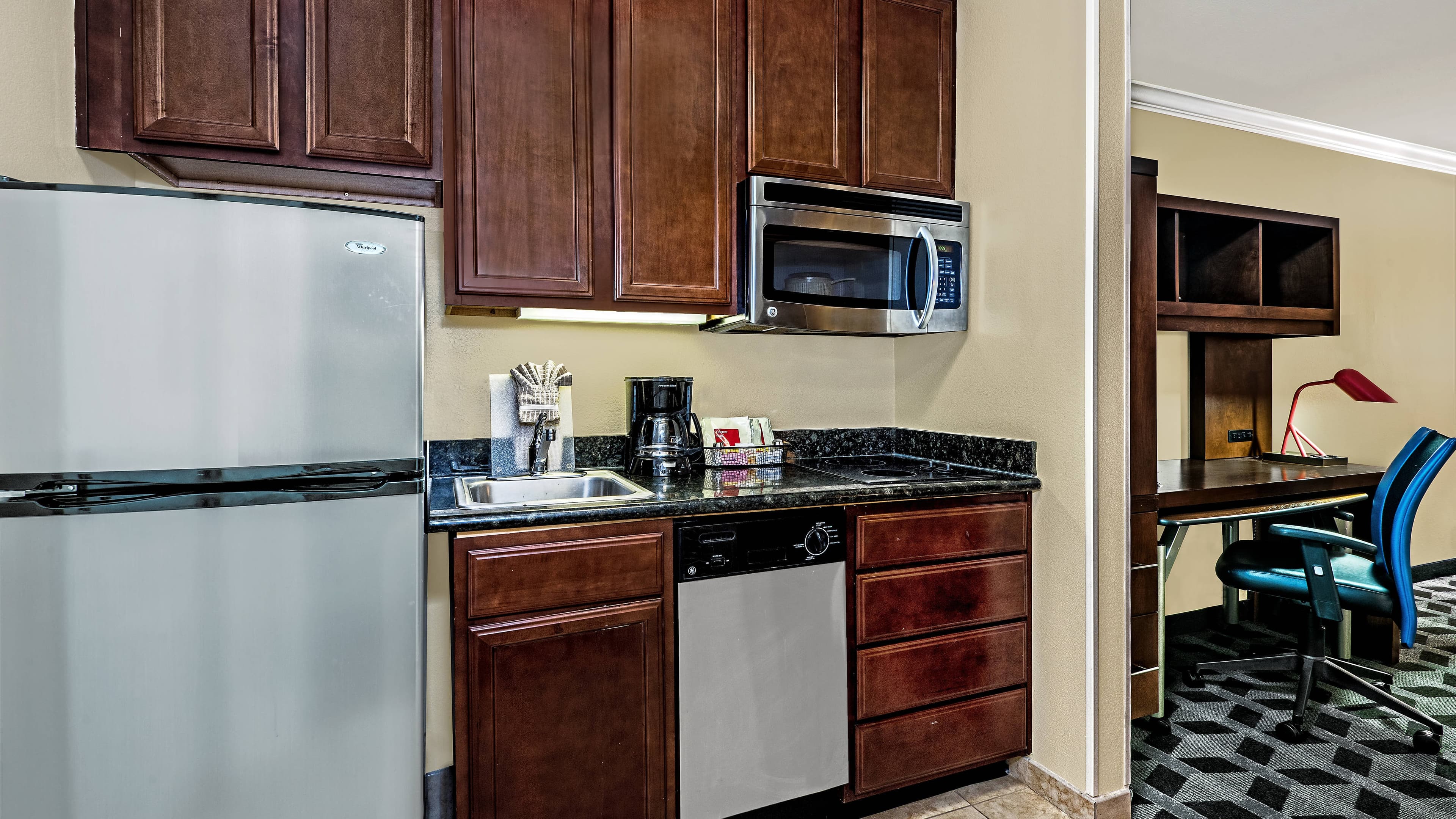 King Studio Suite - Image 2
