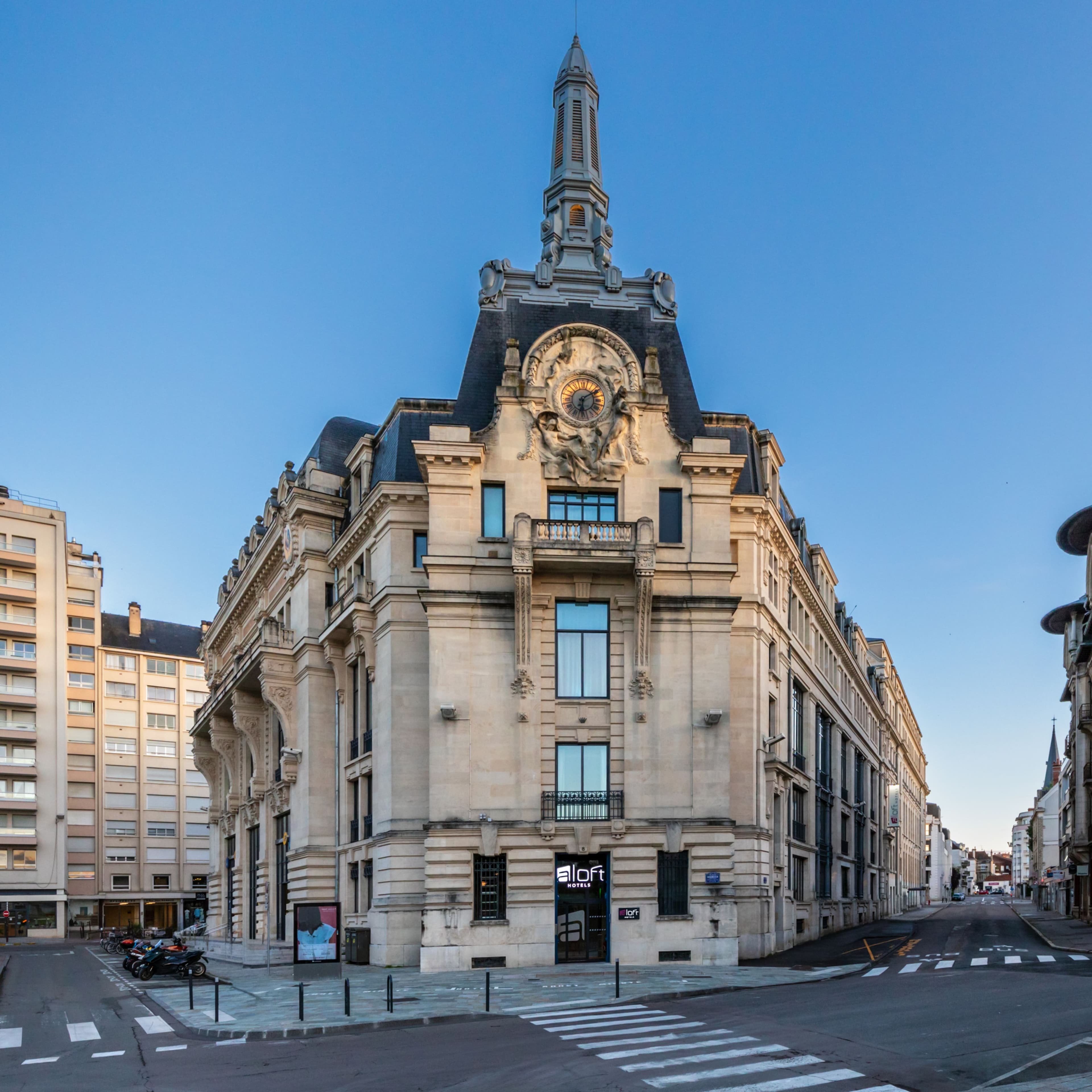 Aloft Dijon