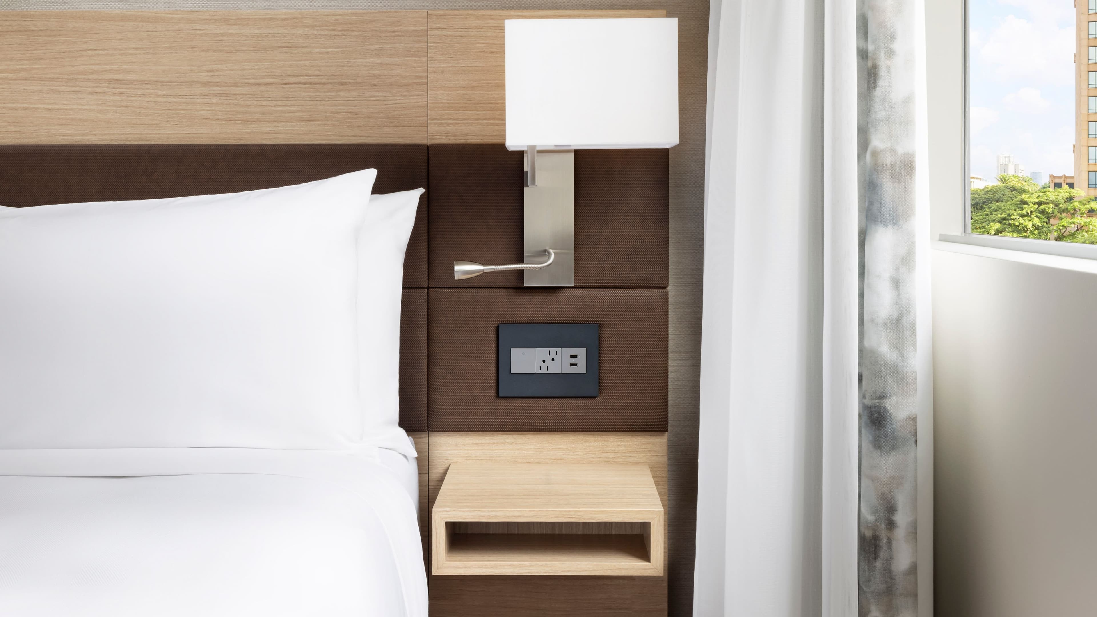 King Guestroom - Image 3