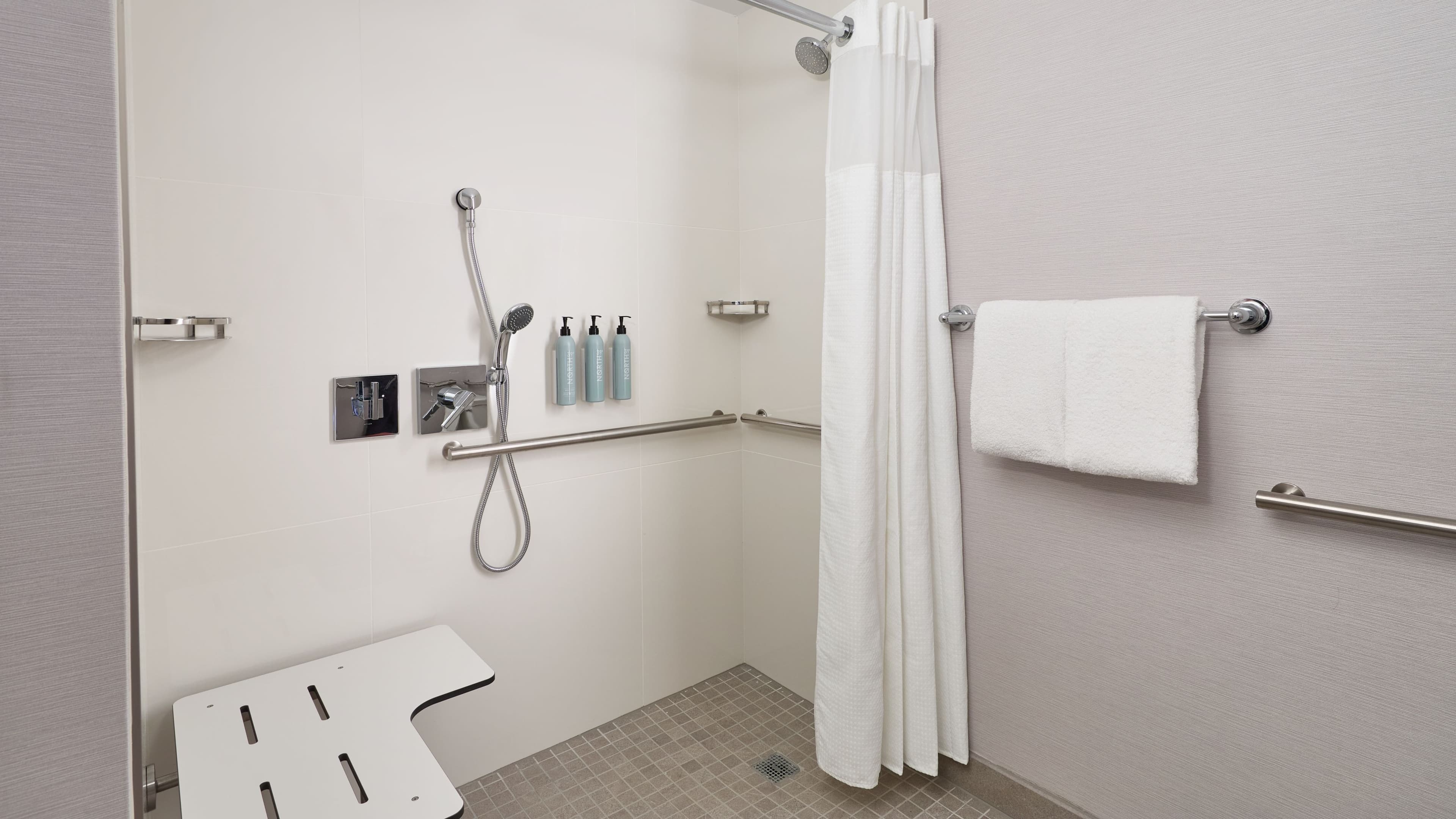 Accessible Room - Image 5