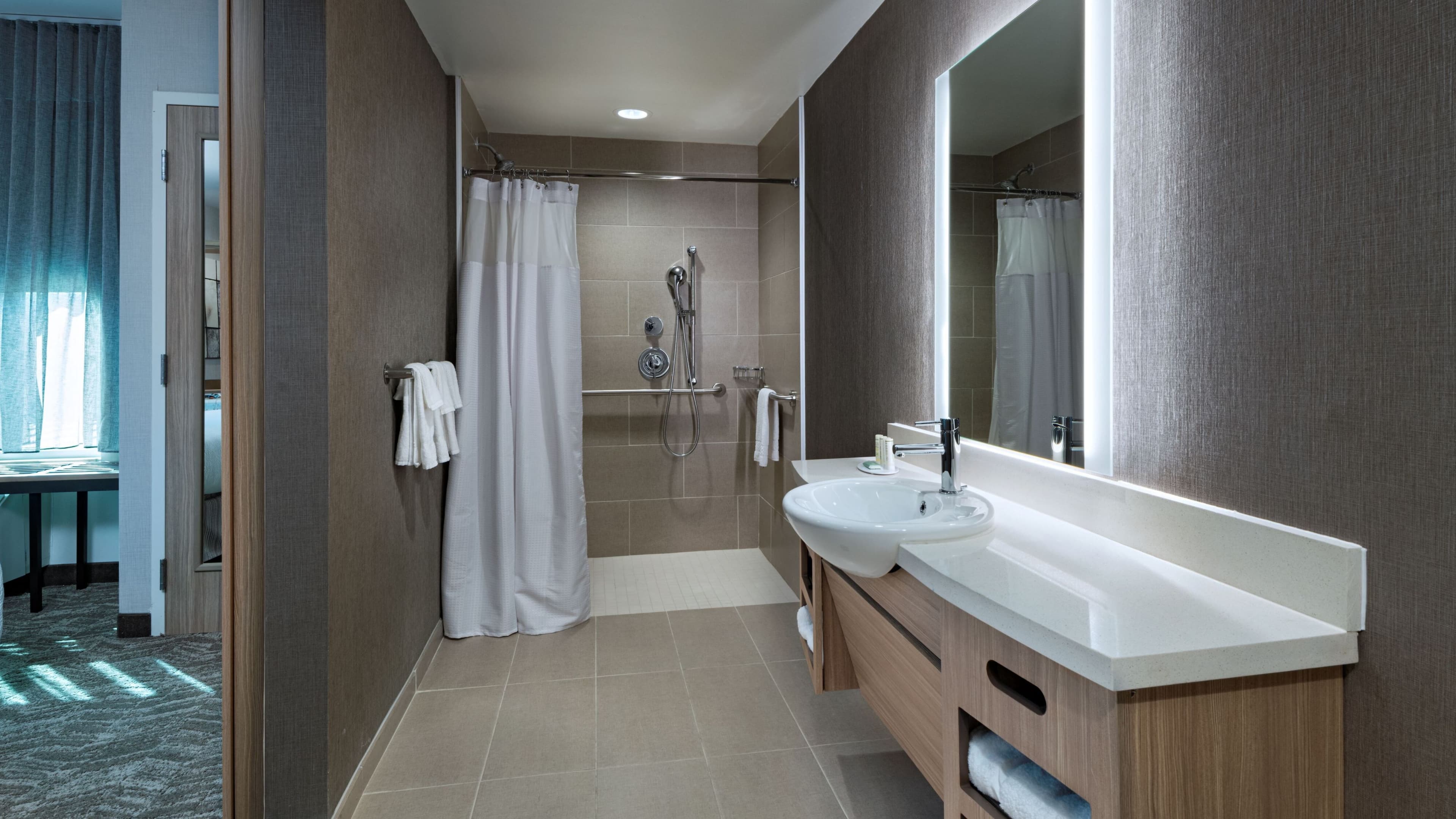 Suite - Image 6