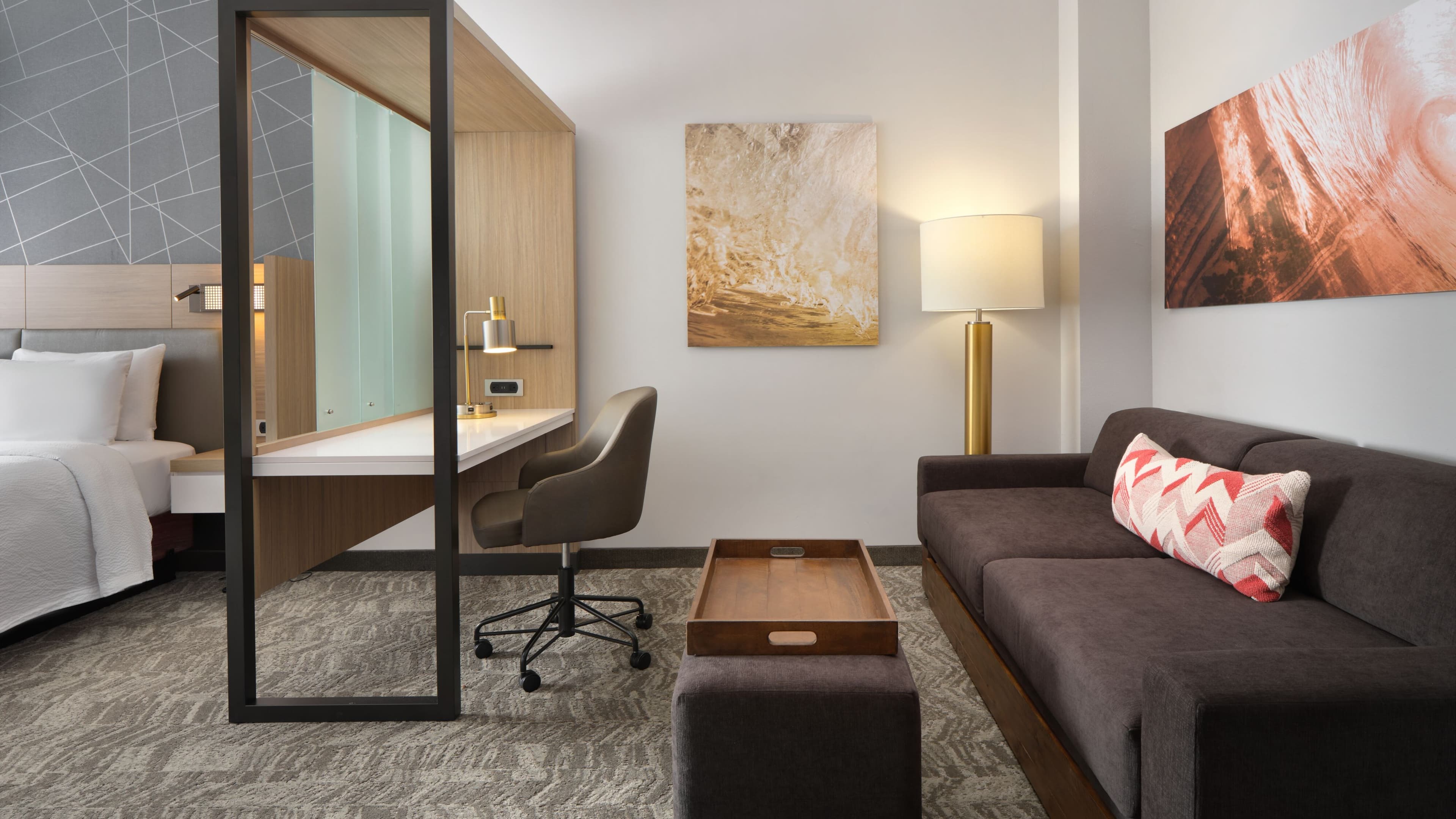 Suite - Image 1