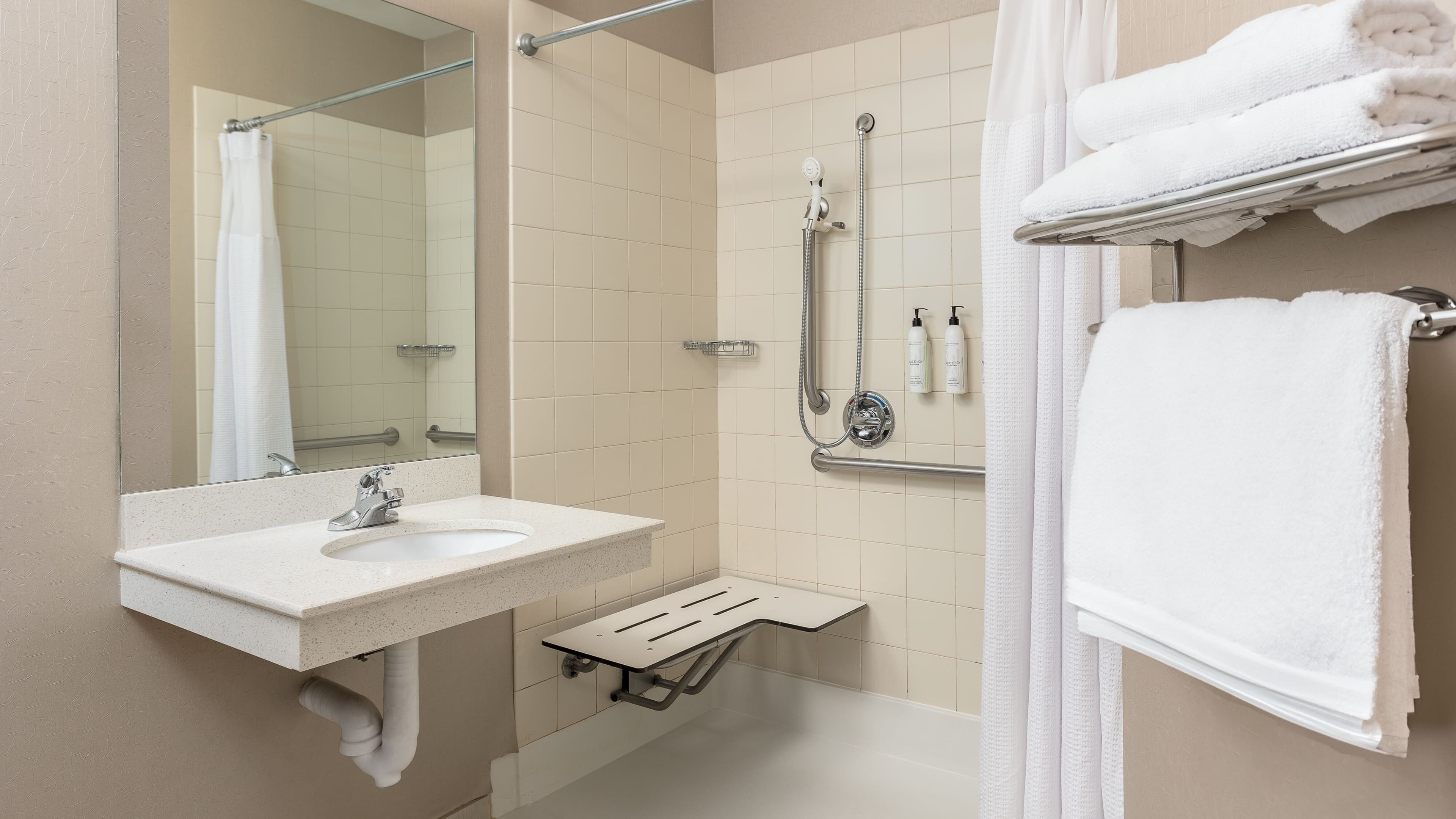 Suite - Image 6